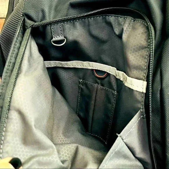 Tumi T-Tech Essential Gear Mini Backpack - Picture 5 of 9